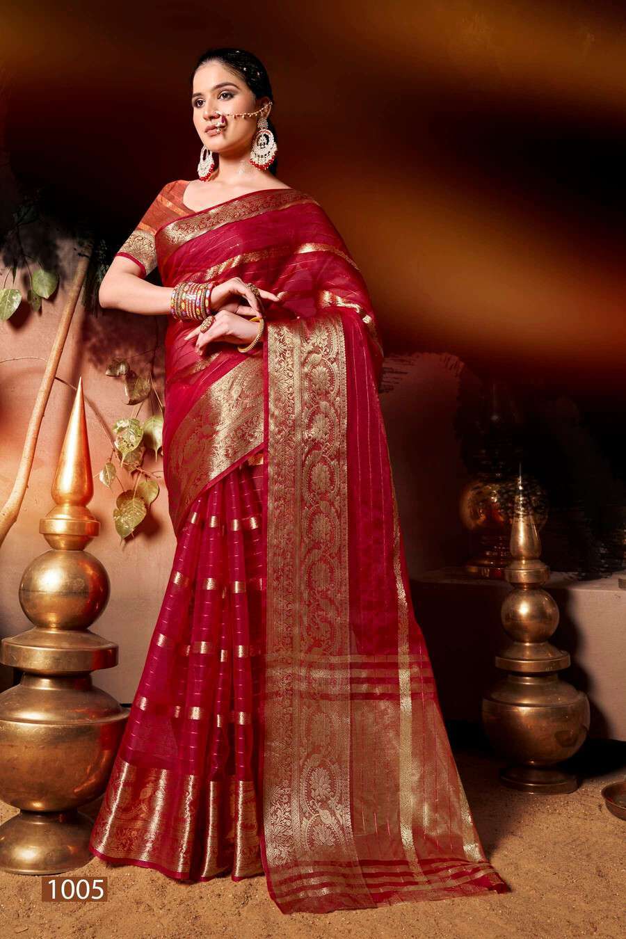 10 Stunning Gujarati Saree Designs Handpicked for Your Trousseau | Fashion  marketing, Saree, Indian fashion