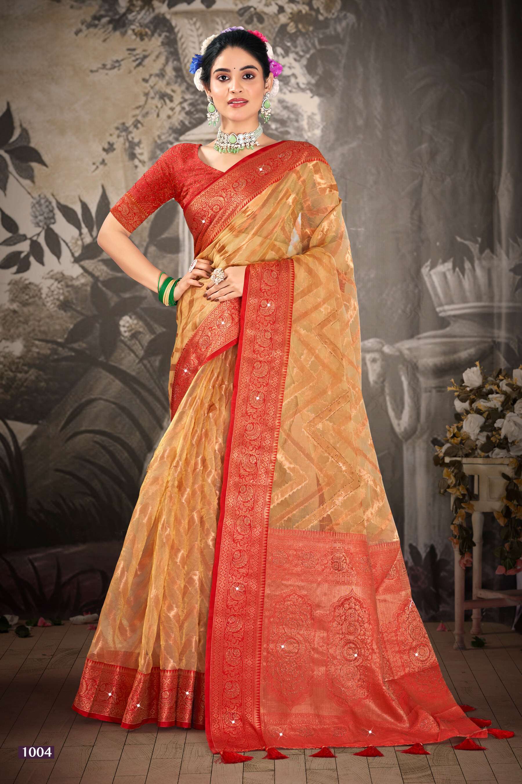 Gujarati Sarees (गुजराती साड़ी) in Modern & Ethnic Look