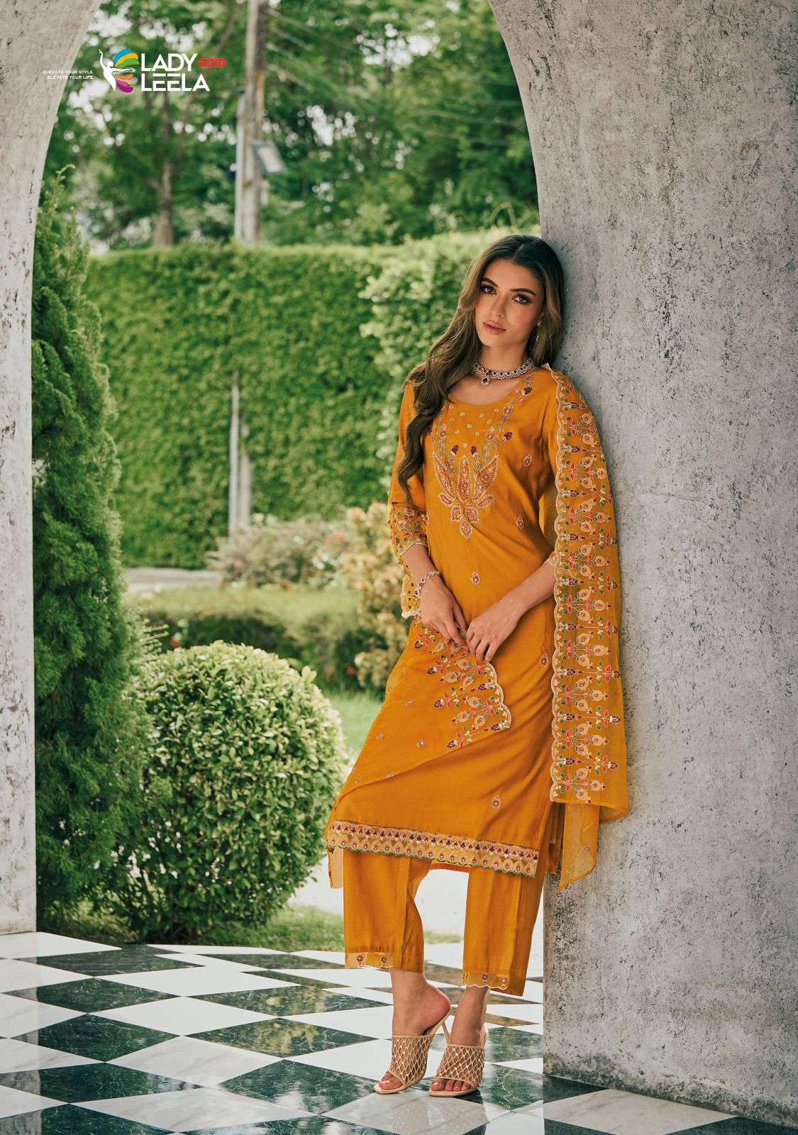 LADY LEELA RAABTA Kurti