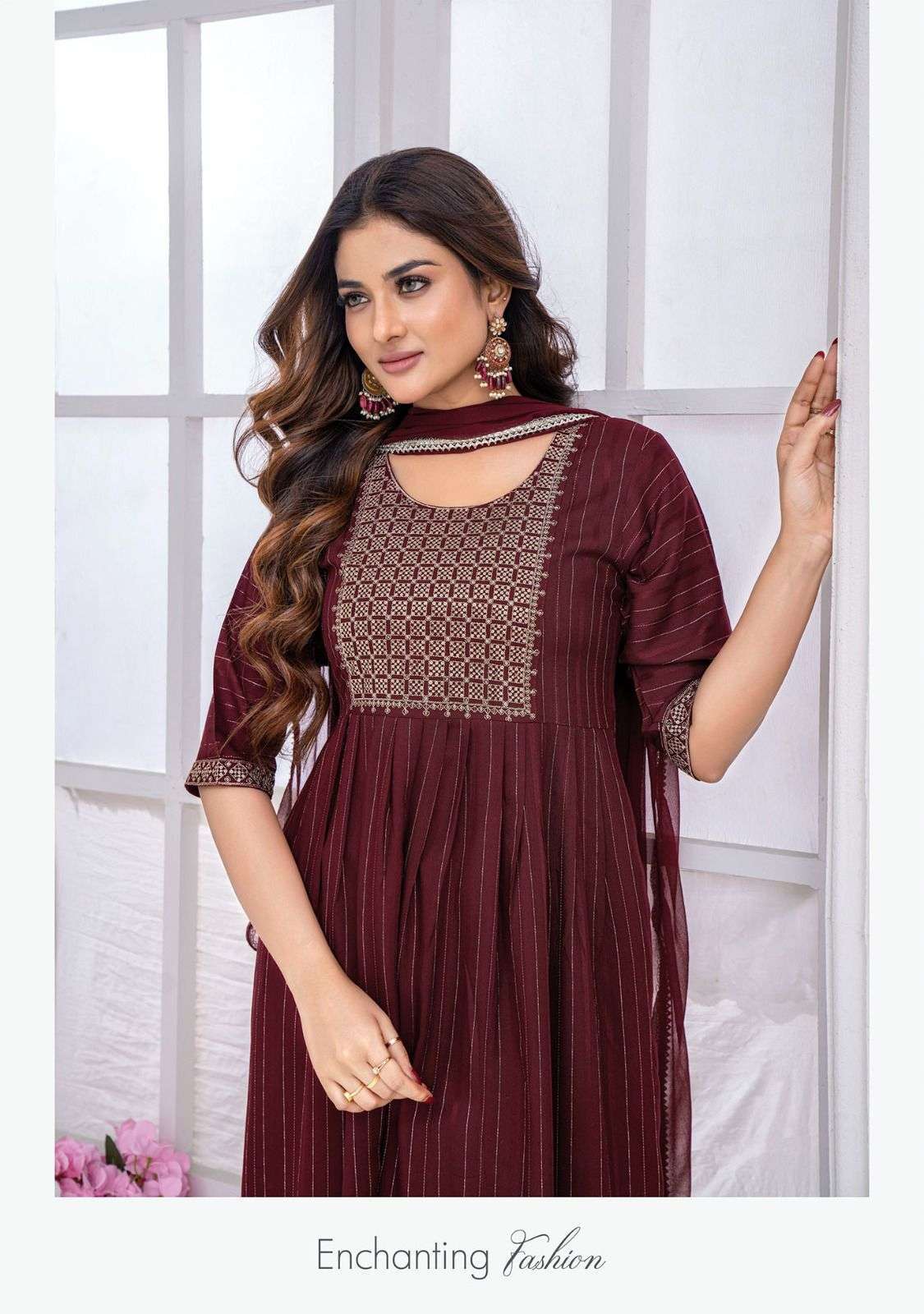 Wanna Pearl Naira Wholesale Kurti Market in India