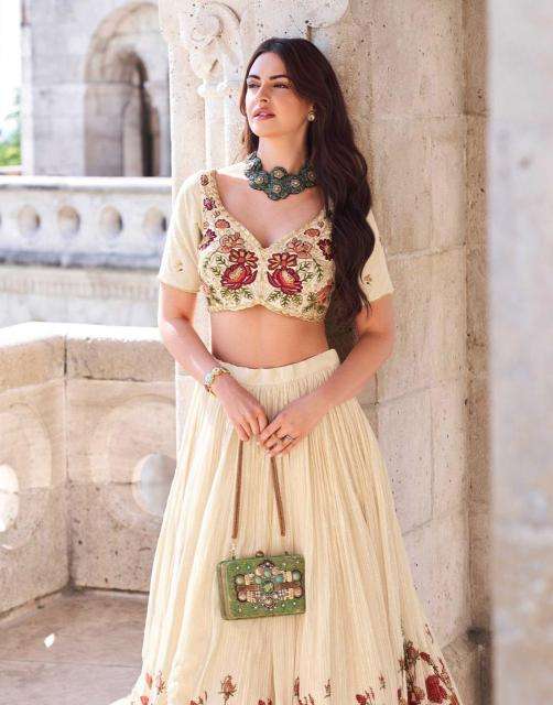 Sayuri Sakhiyaa lehenga Choli wholesalers in Gandhinagar