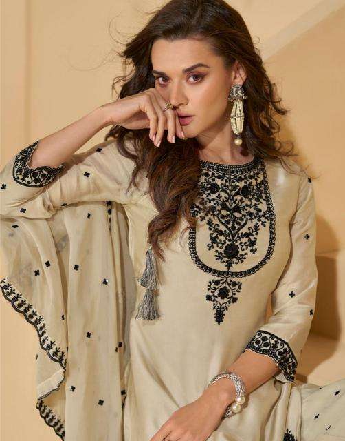 Sayuri Reyna  Pakistani Salwar Kameez wholesale in Mumbai